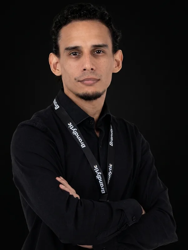 Jhon Esáa
